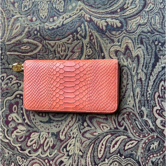 Gigi New York wallet. - Picture 4 of 12